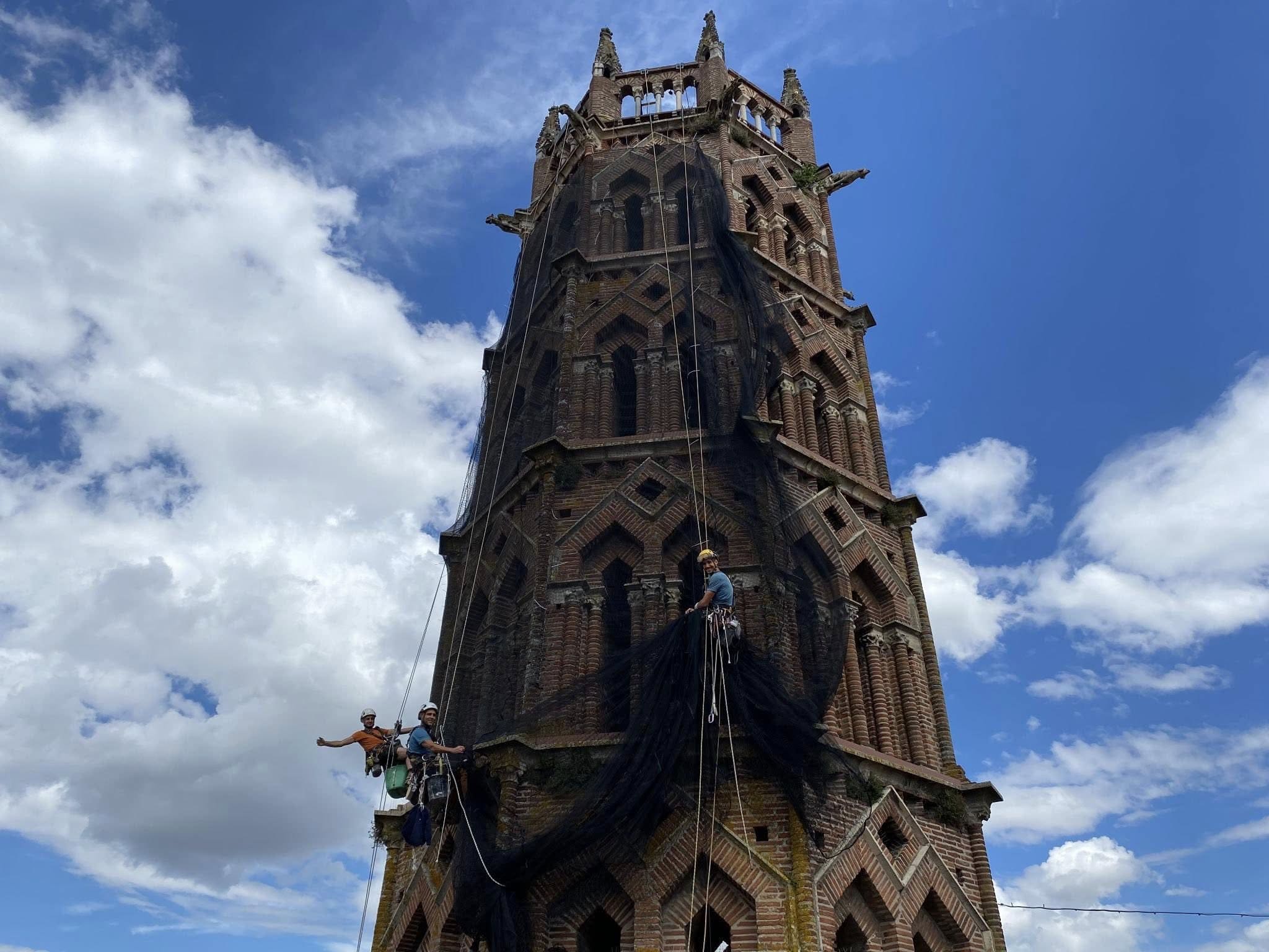 Cordiste Toulouse Acrogecko travaillant sur le Couvent des Jacobins